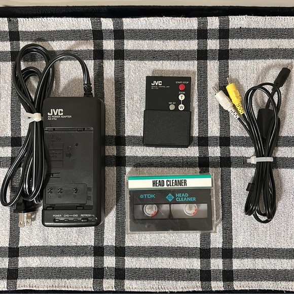 Vintage JVC Compact VHS Camcorder & Accessories - Picture 4 of 14